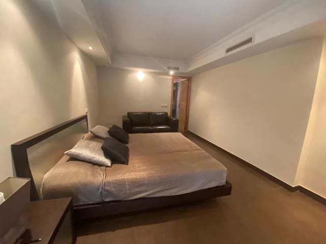 3 quarto Moradia para venda em Golden Mile, Marbella com garagem - 2 700 000 € (Ref: 9249053)