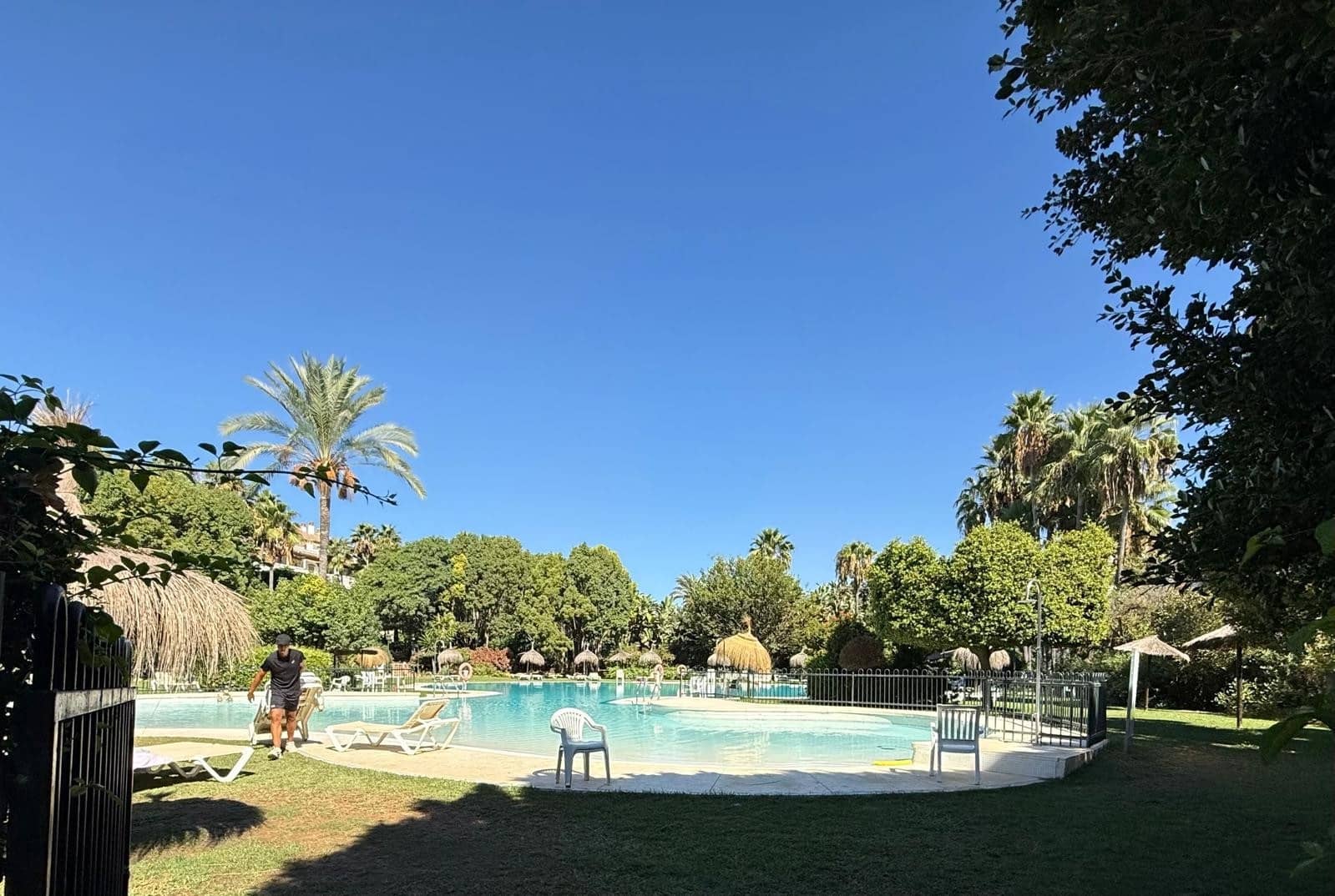 2 bedroom Apartment for sale in Marbella with pool garage - € 390,000 (Ref: 9251746)