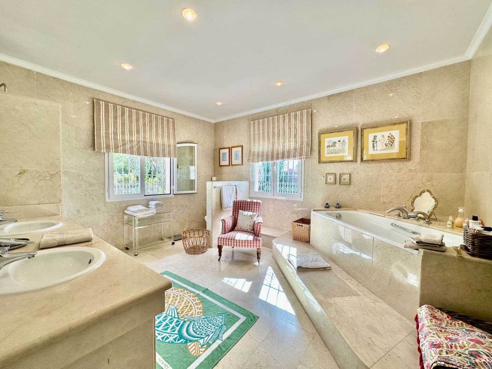 4 sypialnia Willa na sprzedaż w Benahavis z basenem garażem - 3 900 000 € (Ref: 9254327)