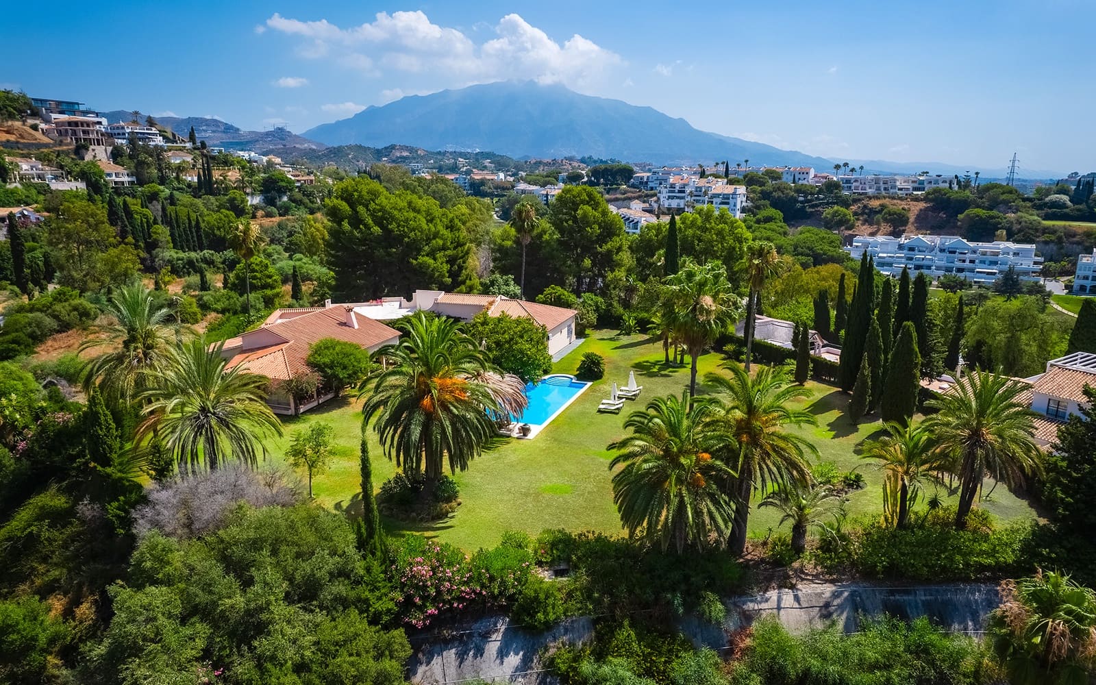 4 soverom Villa til salgs i Benahavis med svømmebasseng garasje - € 3 900 000 (Ref: 9254327)