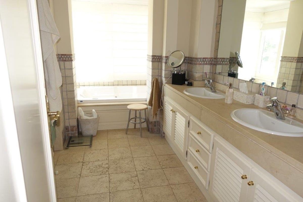 5 soveværelse Semi-Rækkehus til salg i Puerto Banus med swimmingpool garage - € 1.800.000 (Ref: 9254328)