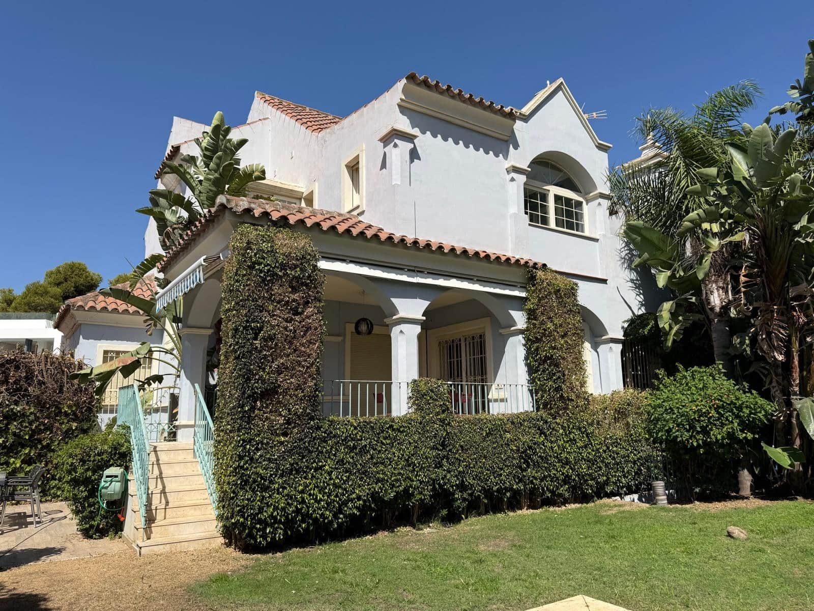 5 soveværelse Semi-Rækkehus til salg i Puerto Banus med swimmingpool garage - € 1.800.000 (Ref: 9254328)