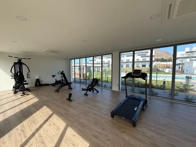 2 chambre Appartement à vendre à Estepona avec piscine garage - 390 000 € (Ref: 9256656)
