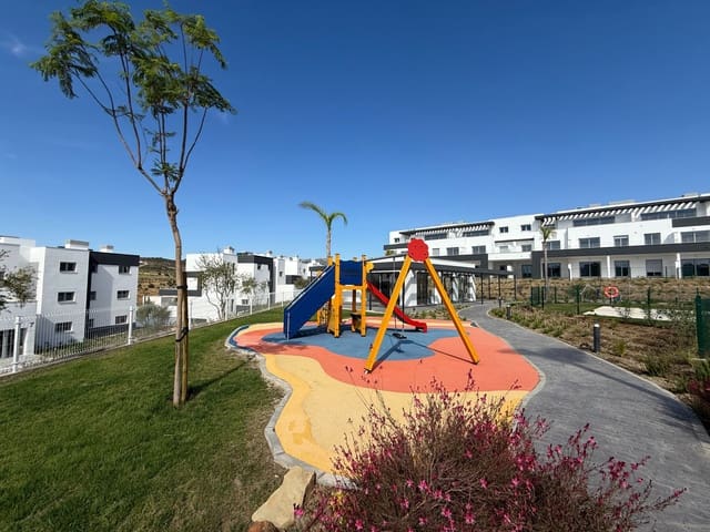 2 chambre Appartement à vendre à Estepona avec piscine garage - 390 000 € (Ref: 9256656)