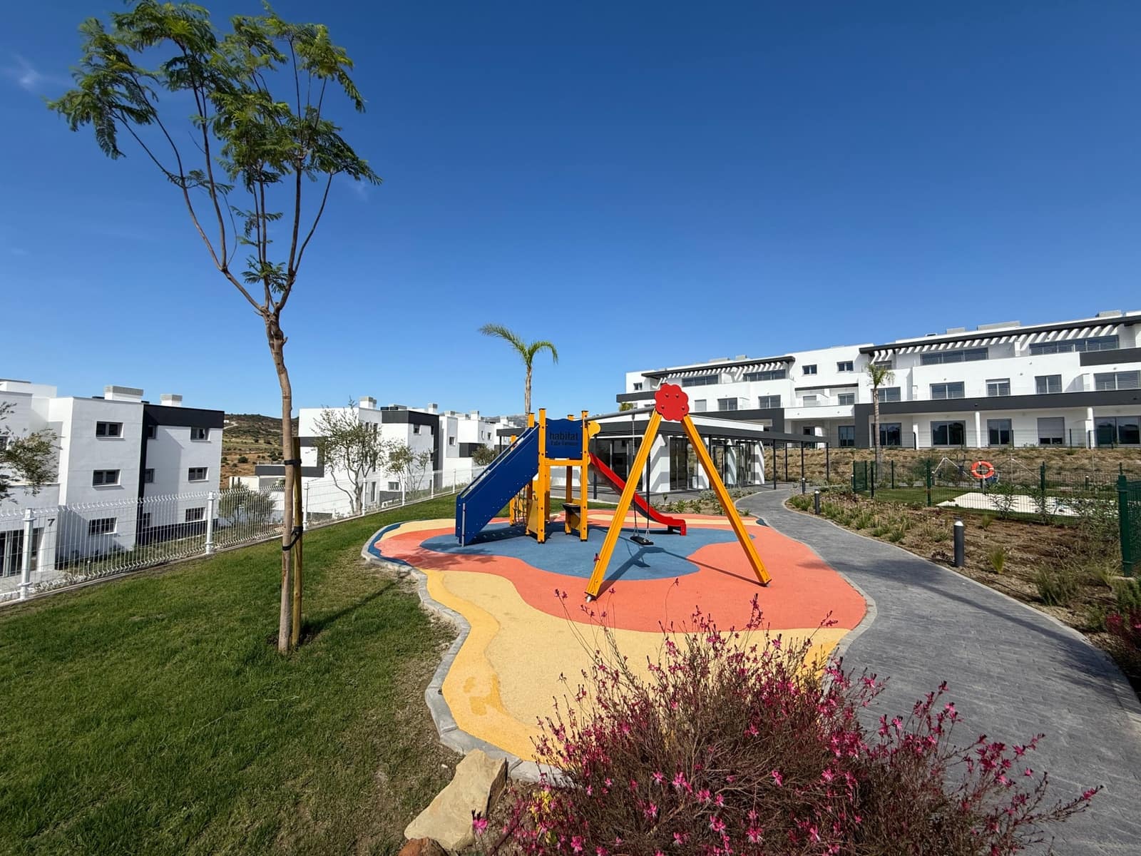 2 chambre Appartement à vendre à Estepona avec piscine garage - 350 000 € (Ref: 9256656)