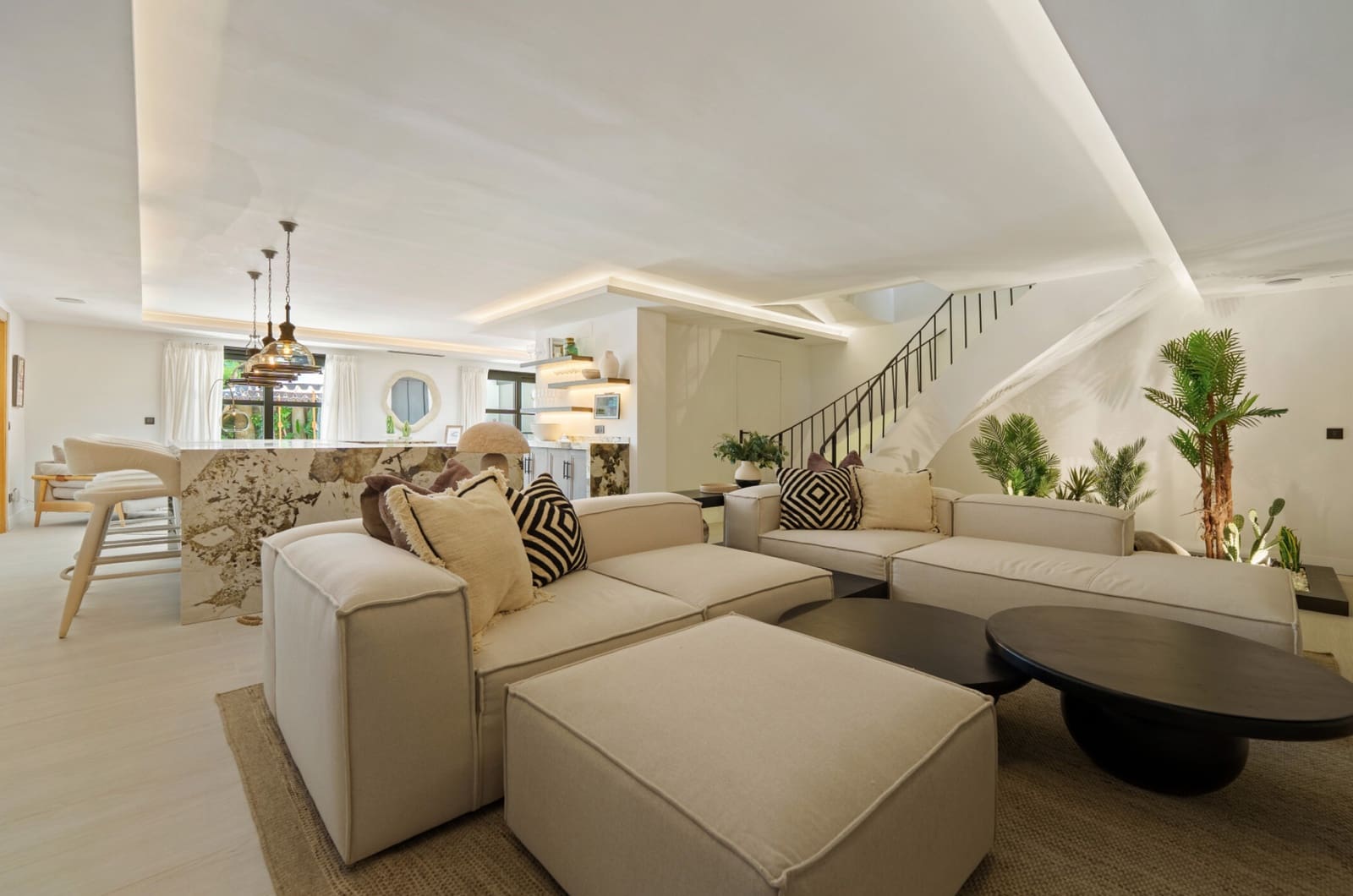 6 Zimmer Villa zu verkaufen in Nueva Andalucia mit Pool Garage - 11.950.000 € (Ref: 9261919)