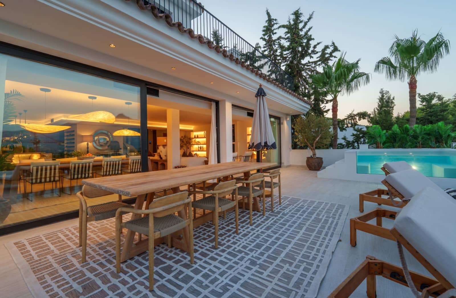 6 Zimmer Villa zu verkaufen in Nueva Andalucia mit Pool Garage - 11.950.000 € (Ref: 9261919)