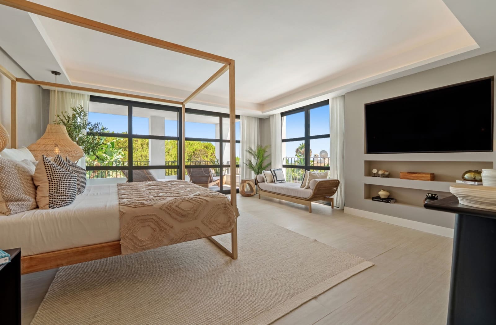 6 Zimmer Villa zu verkaufen in Nueva Andalucia mit Pool Garage - 11.950.000 € (Ref: 9261919)