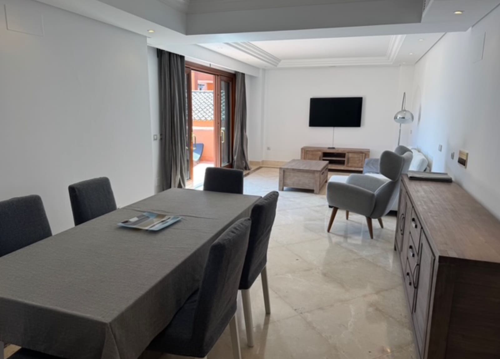 Apartamento de 2 habitaciones en New Golden Mile en venta con piscina garaje - 605.000 € (Ref: 9262119)