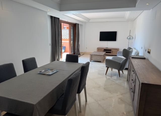 Apartamento de 2 habitaciones en New Golden Mile, Estepona en venta con piscina garaje - 605.000 € (Ref: 9262119)