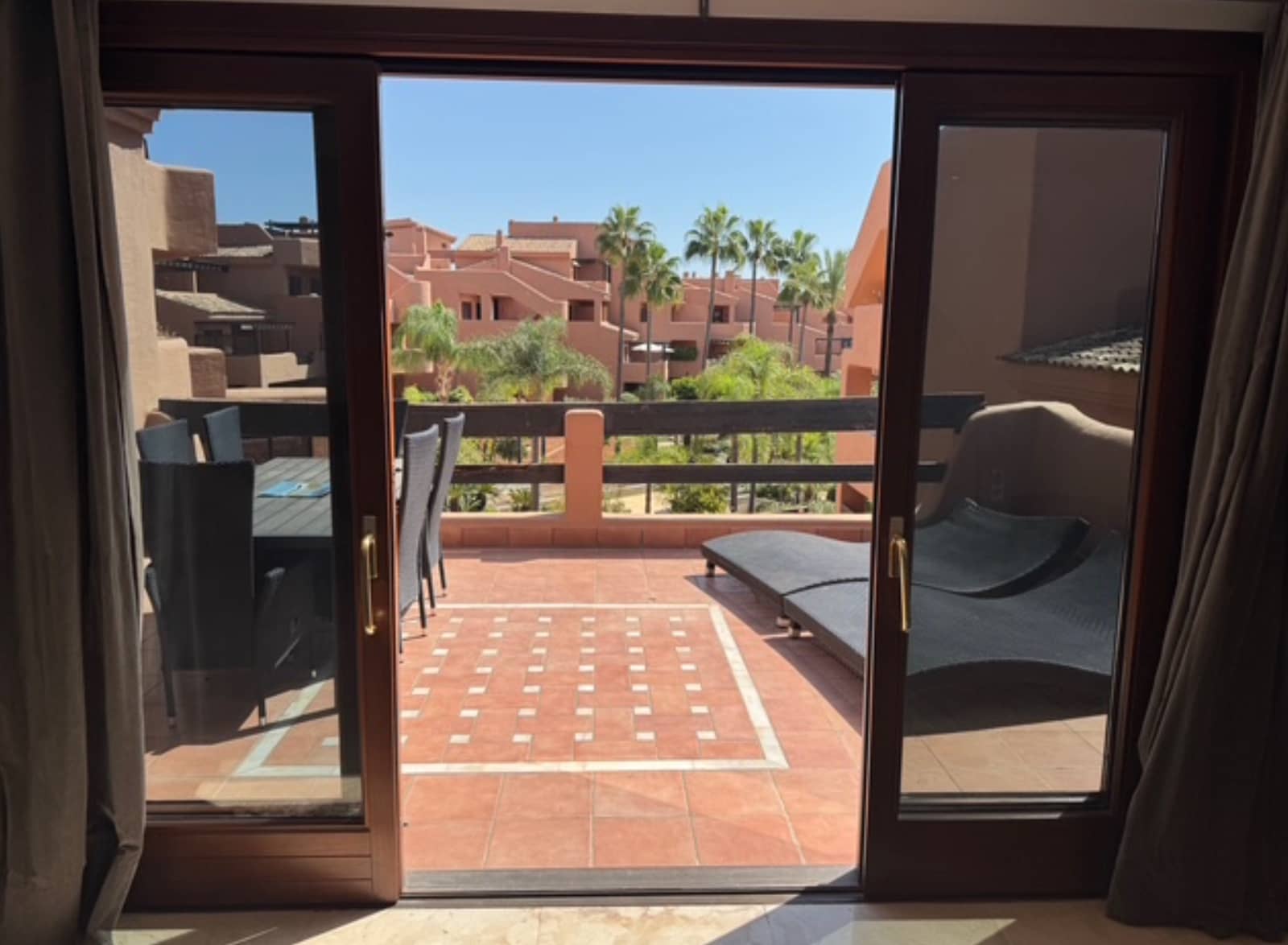 Apartamento de 2 habitaciones en New Golden Mile en venta con piscina garaje - 605.000 € (Ref: 9262119)