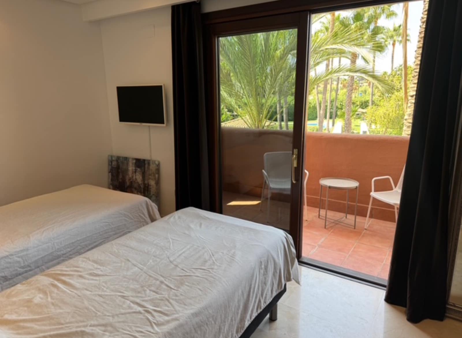 Apartamento de 2 habitaciones en New Golden Mile en venta con piscina garaje - 605.000 € (Ref: 9262119)