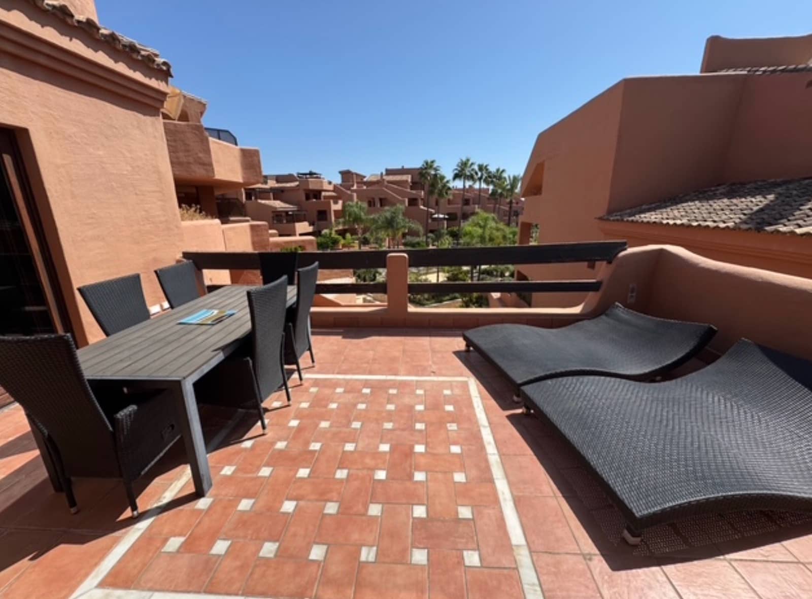 Apartamento de 2 habitaciones en New Golden Mile en venta con piscina garaje - 605.000 € (Ref: 9262119)