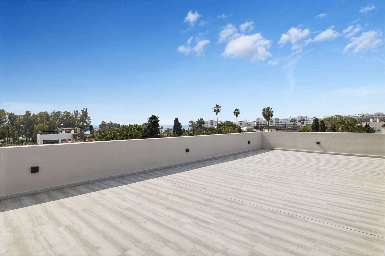 5 bedroom Villa for sale in San Pedro de Alcantara with pool garage - € 2,950,000 (Ref: 9272002)