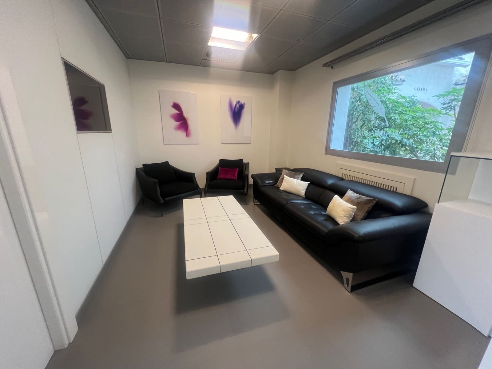Bureau à vendre à Puerto Banus - 750 000 € (Ref: 9278279)
