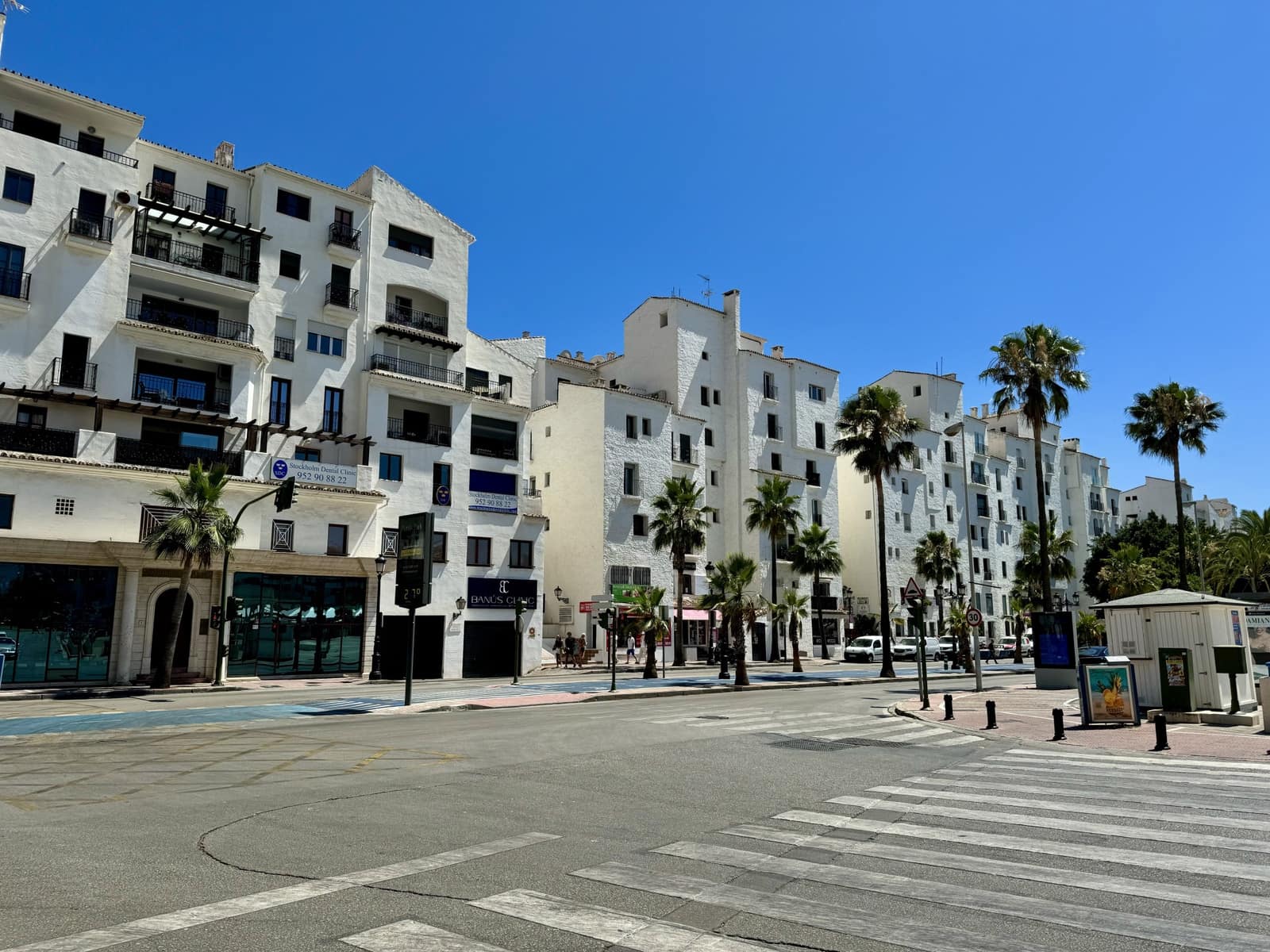 Bureau à vendre à Puerto Banus - 750 000 € (Ref: 9278279)
