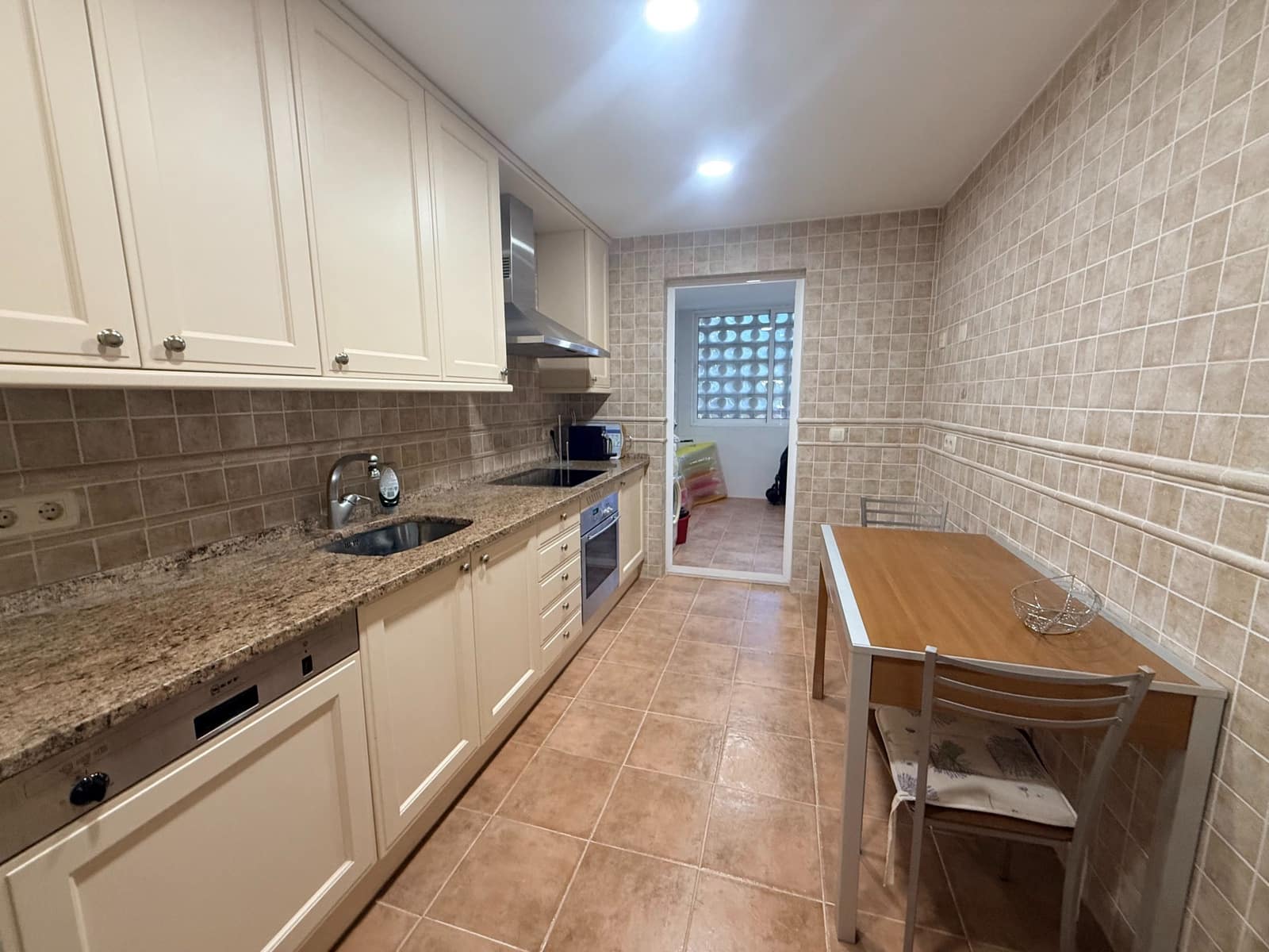 2 slaapkamer Appartement te koop in Marbella met zwembad garage - € 850.000 (Ref: 9290039)