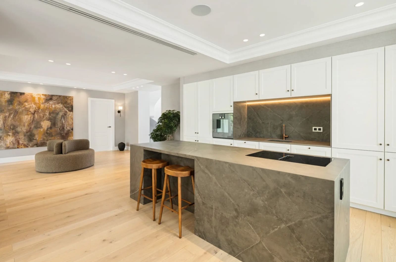 5 makuuhuone Huvila myytävänä paikassa Nueva Andalucia mukana uima-altaan 
autotalli - 8 595 000 € (Ref: 9296349)