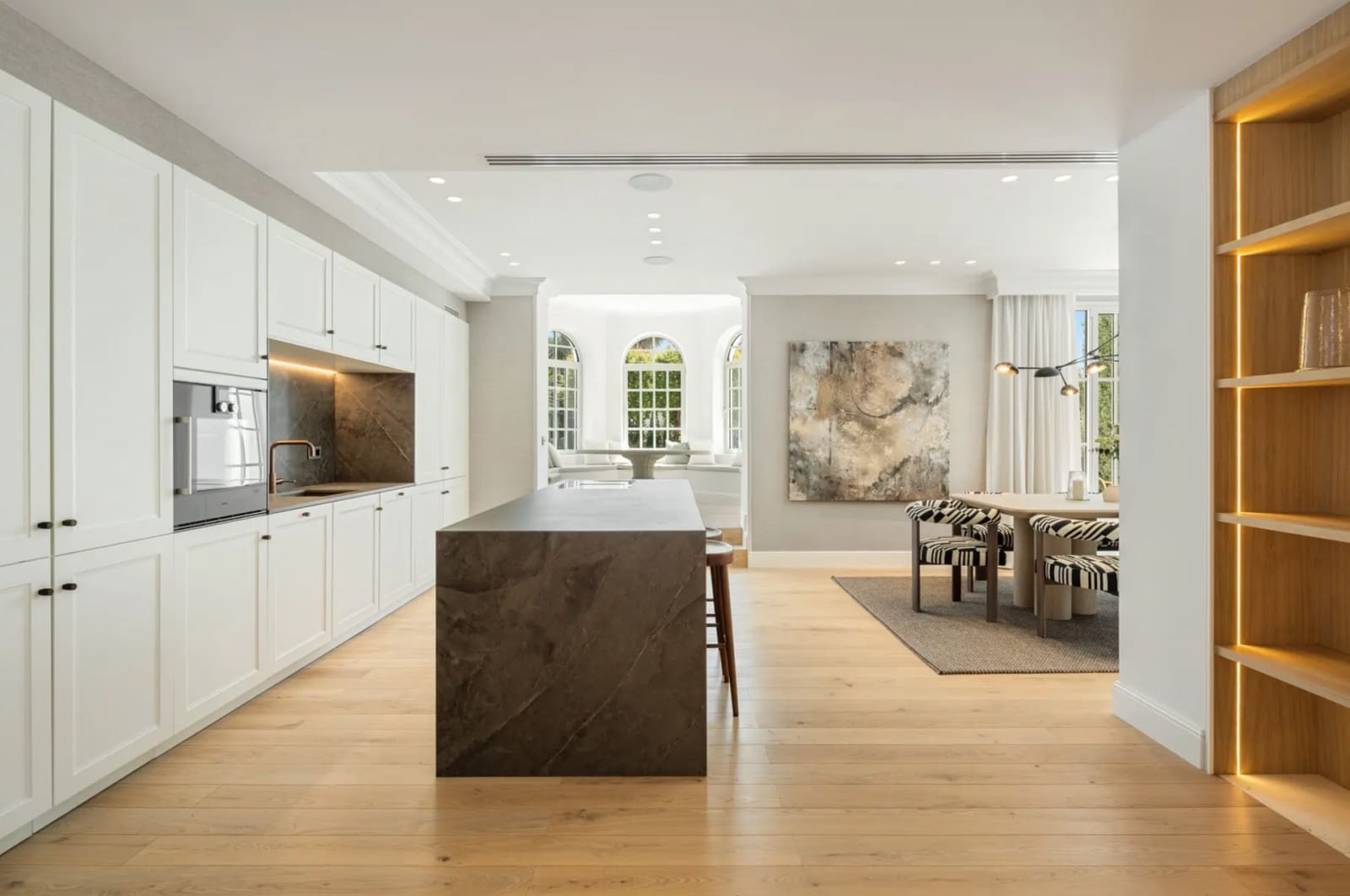 5 makuuhuone Huvila myytävänä paikassa Nueva Andalucia mukana uima-altaan 
autotalli - 8 595 000 € (Ref: 9296349)