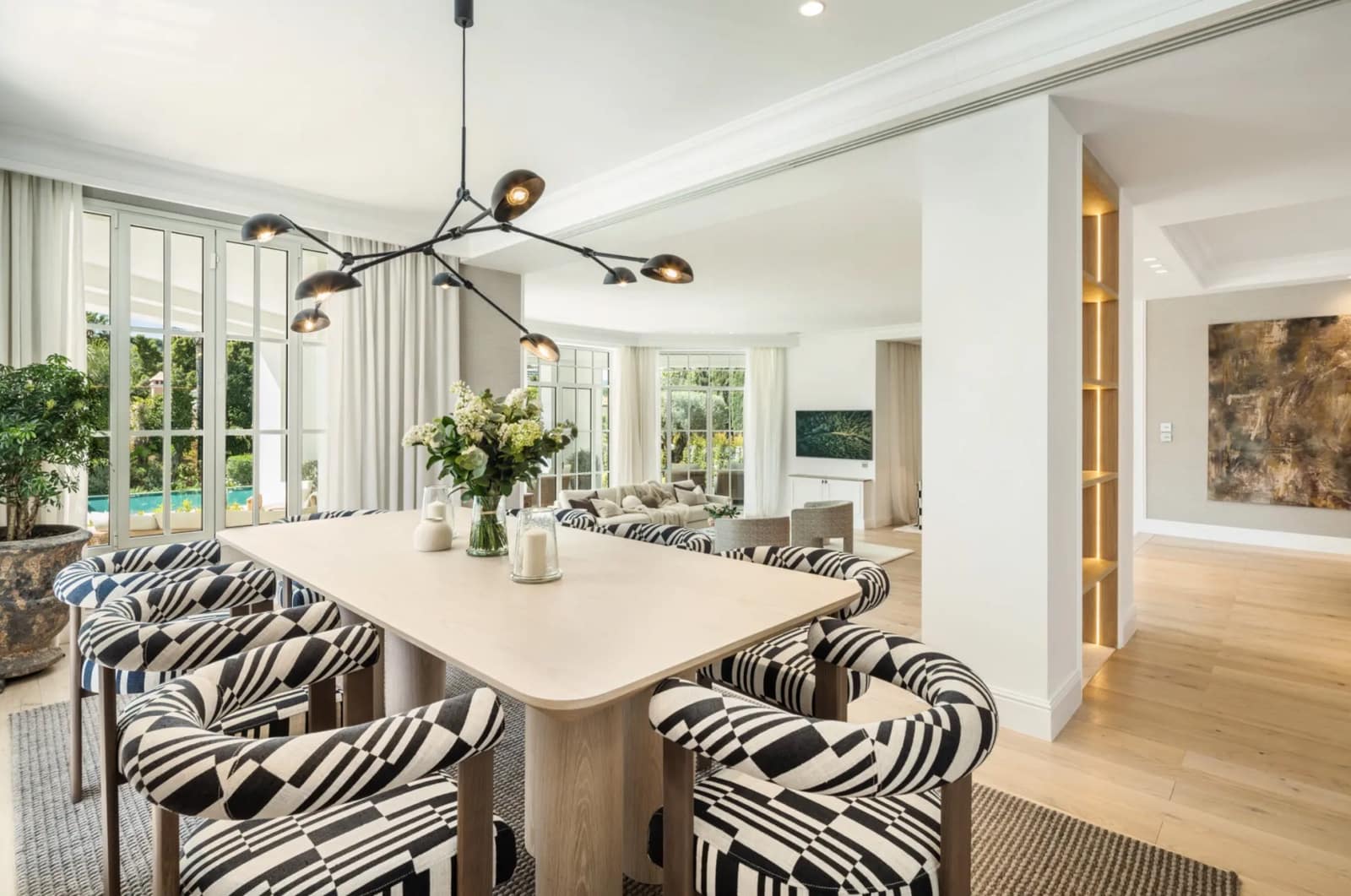 5 makuuhuone Huvila myytävänä paikassa Nueva Andalucia mukana uima-altaan 
autotalli - 8 595 000 € (Ref: 9296349)