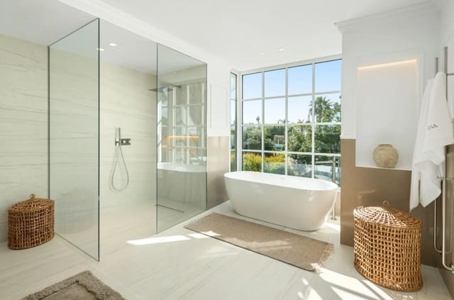 5 soverom Villa til salgs i Nueva Andalucia, Marbella med svømmebasseng garasje - € 8 595 000 (Ref: 9296349)