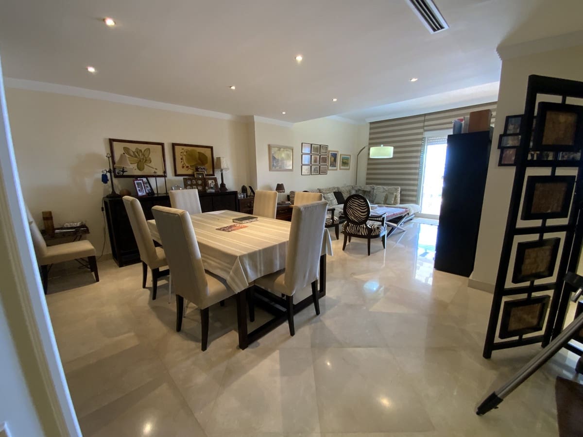 3 soverom Leilighet til salgs i Marbella med svømmebasseng garasje - € 3 160 000 (Ref: 9301410)