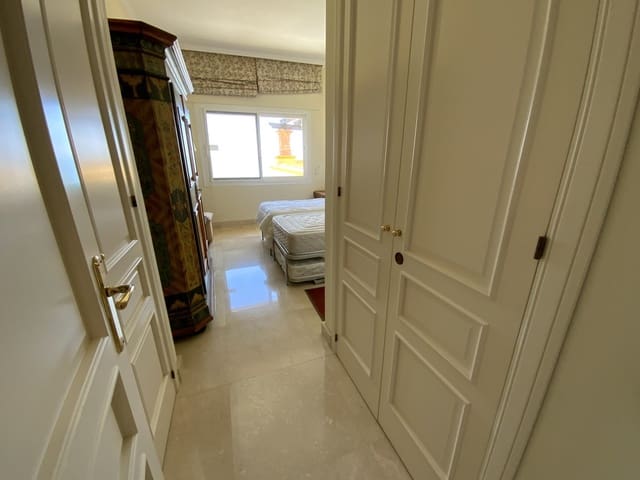 3 Zimmer Apartment zu verkaufen in Marbella mit Pool Garage - 3.160.000 € (Ref: 9301410)
