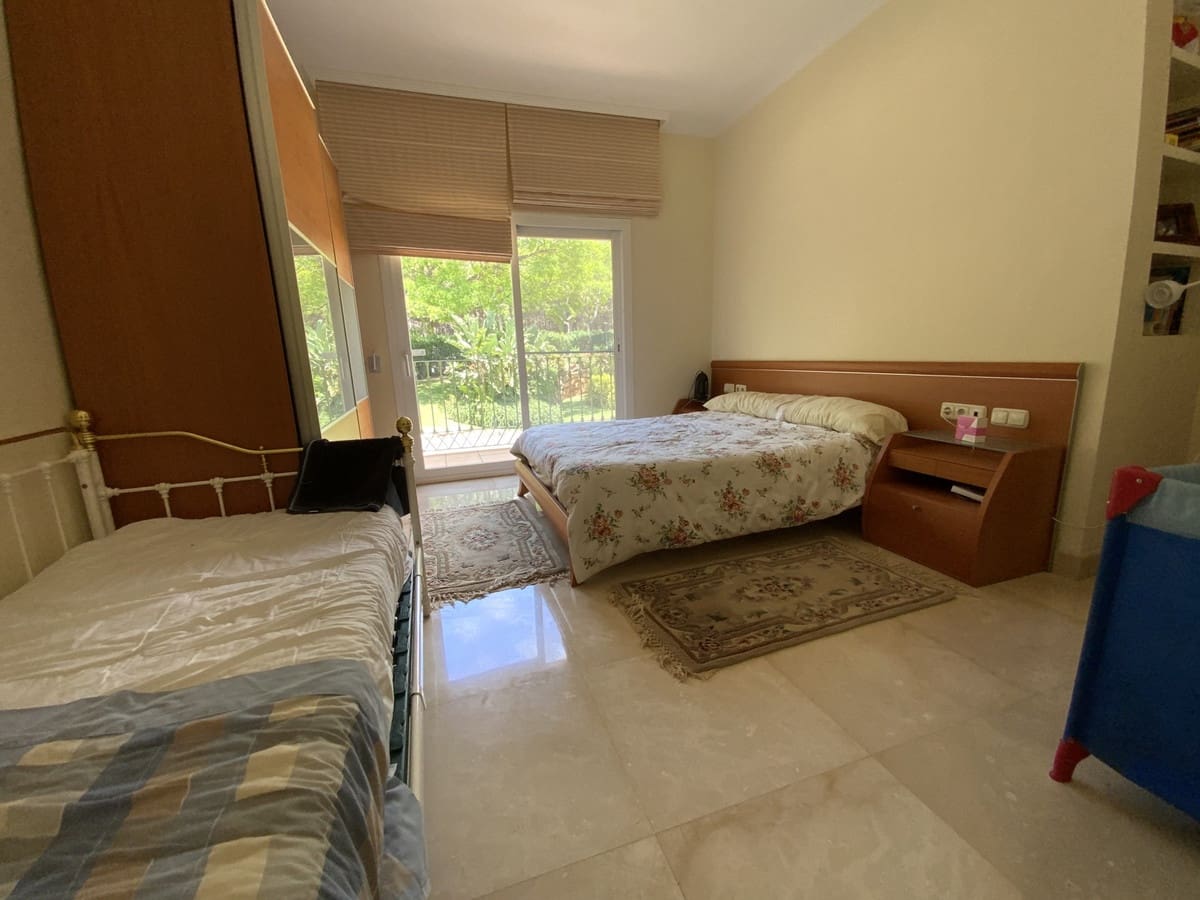 3 soverom Leilighet til salgs i Marbella med svømmebasseng garasje - € 3 160 000 (Ref: 9301410)