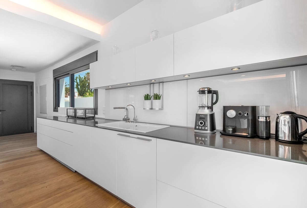 6 soveværelse Villa til salg i Marbella med swimmingpool garage - € 6.500.000 (Ref: 9302014)