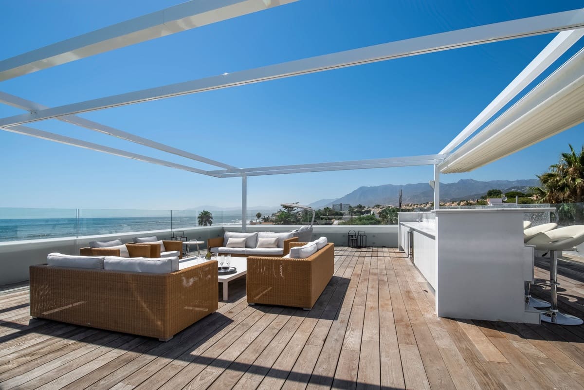 6 bedroom Villa for sale in Marbella with pool garage - € 6,500,000 (Ref: 9302014)