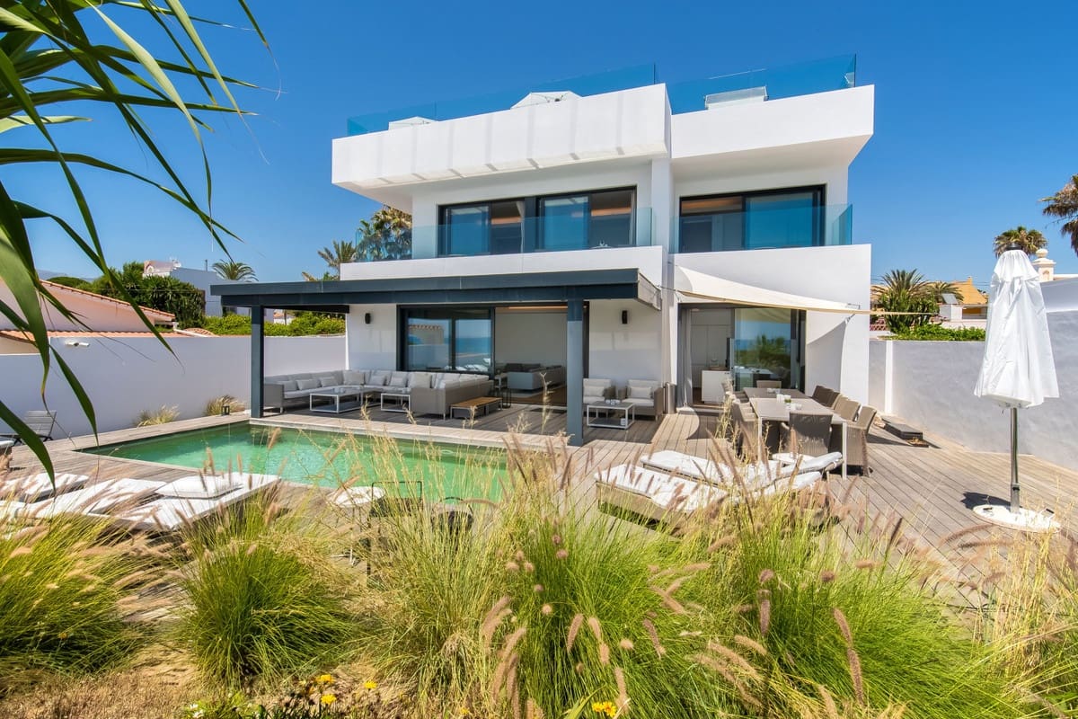 6 bedroom Villa for sale in Marbella with pool garage - € 6,500,000 (Ref: 9302014)