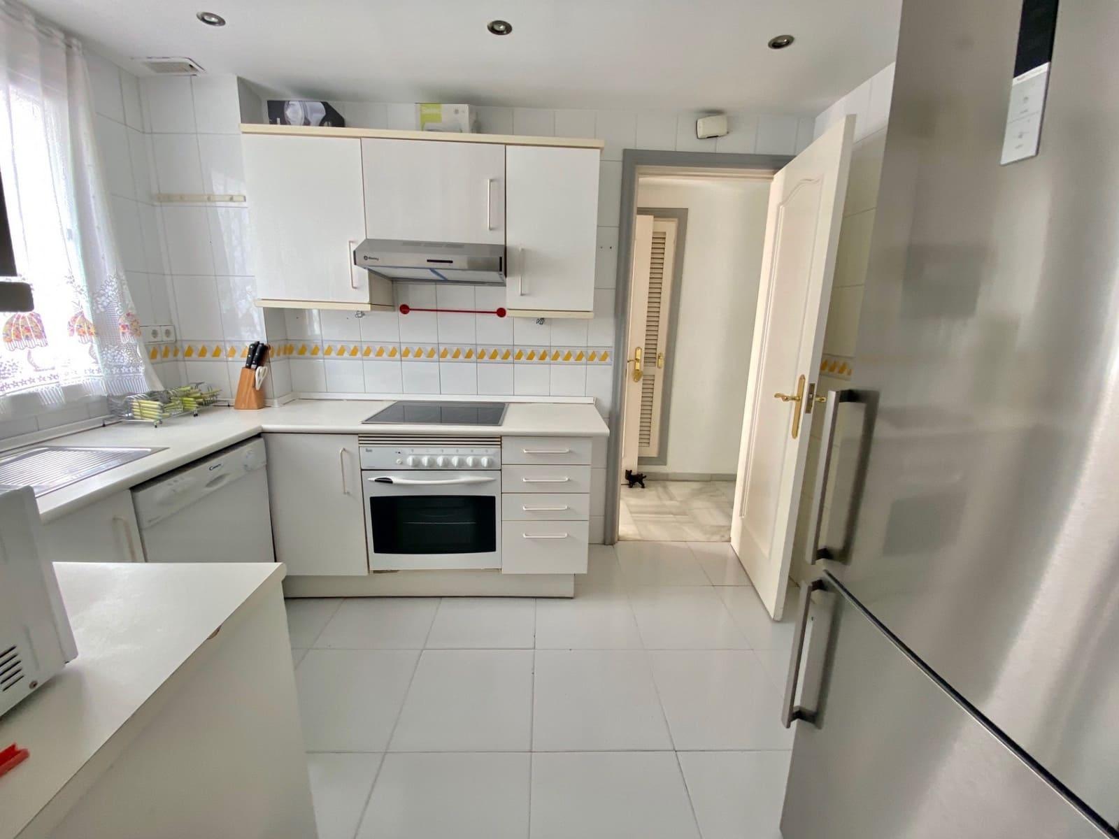 5 slaapkamer Appartement te koop in Marbella met garage - € 740.000 (Ref: 9308835)