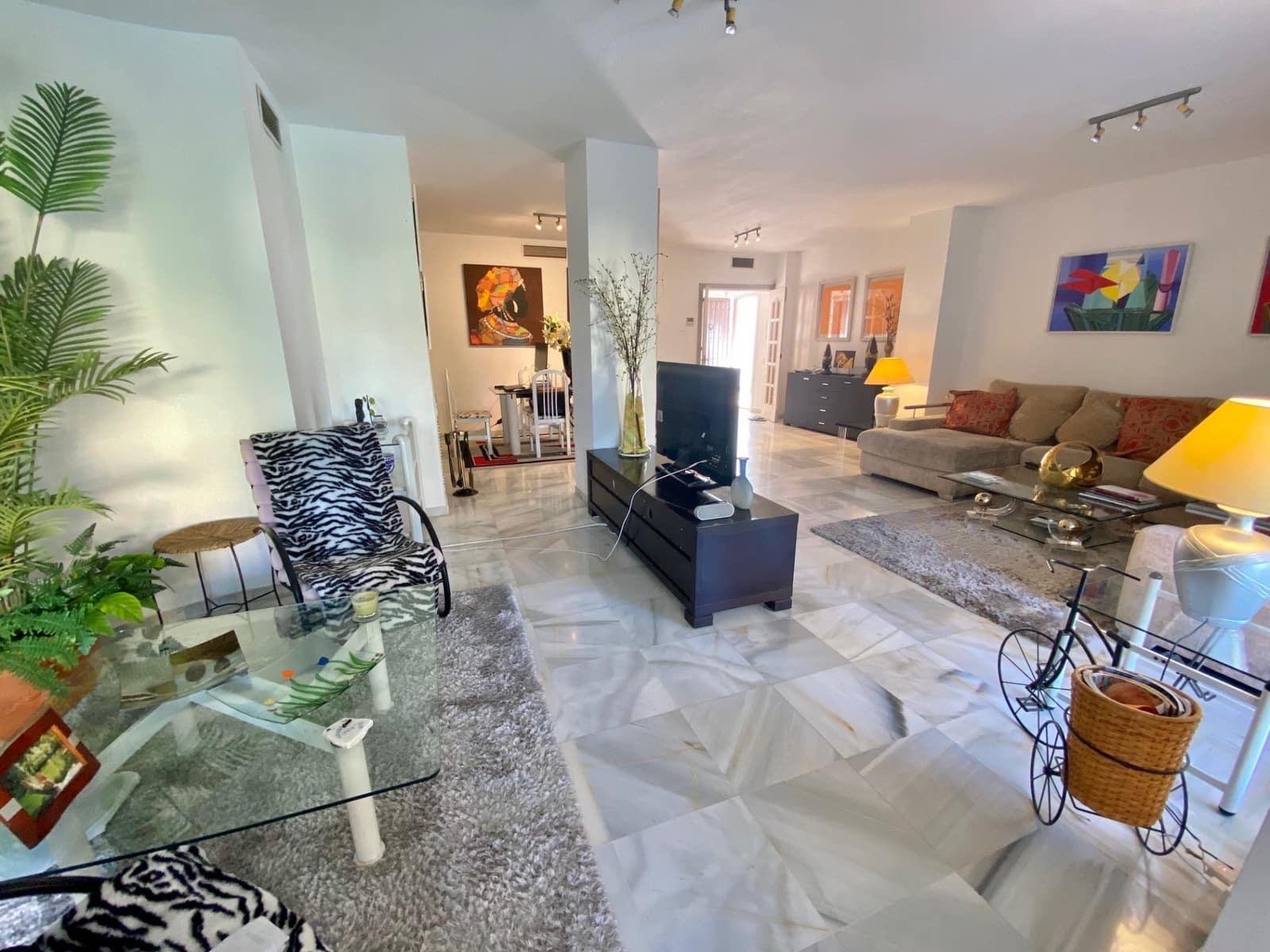 5 slaapkamer Appartement te koop in Marbella met garage - € 740.000 (Ref: 9308835)