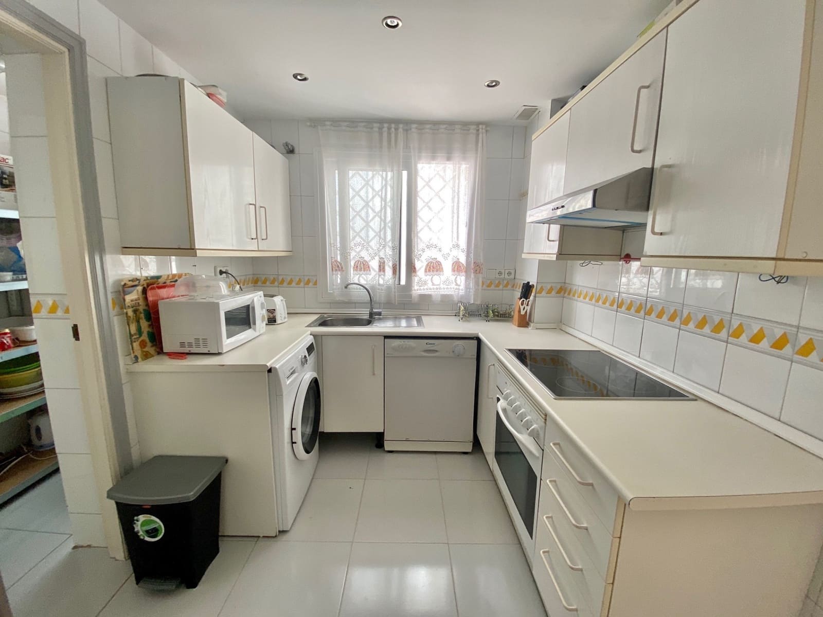 5 bedroom Apartment for sale in Marbella with pool garage - € 740,000 (Ref: 9308835)