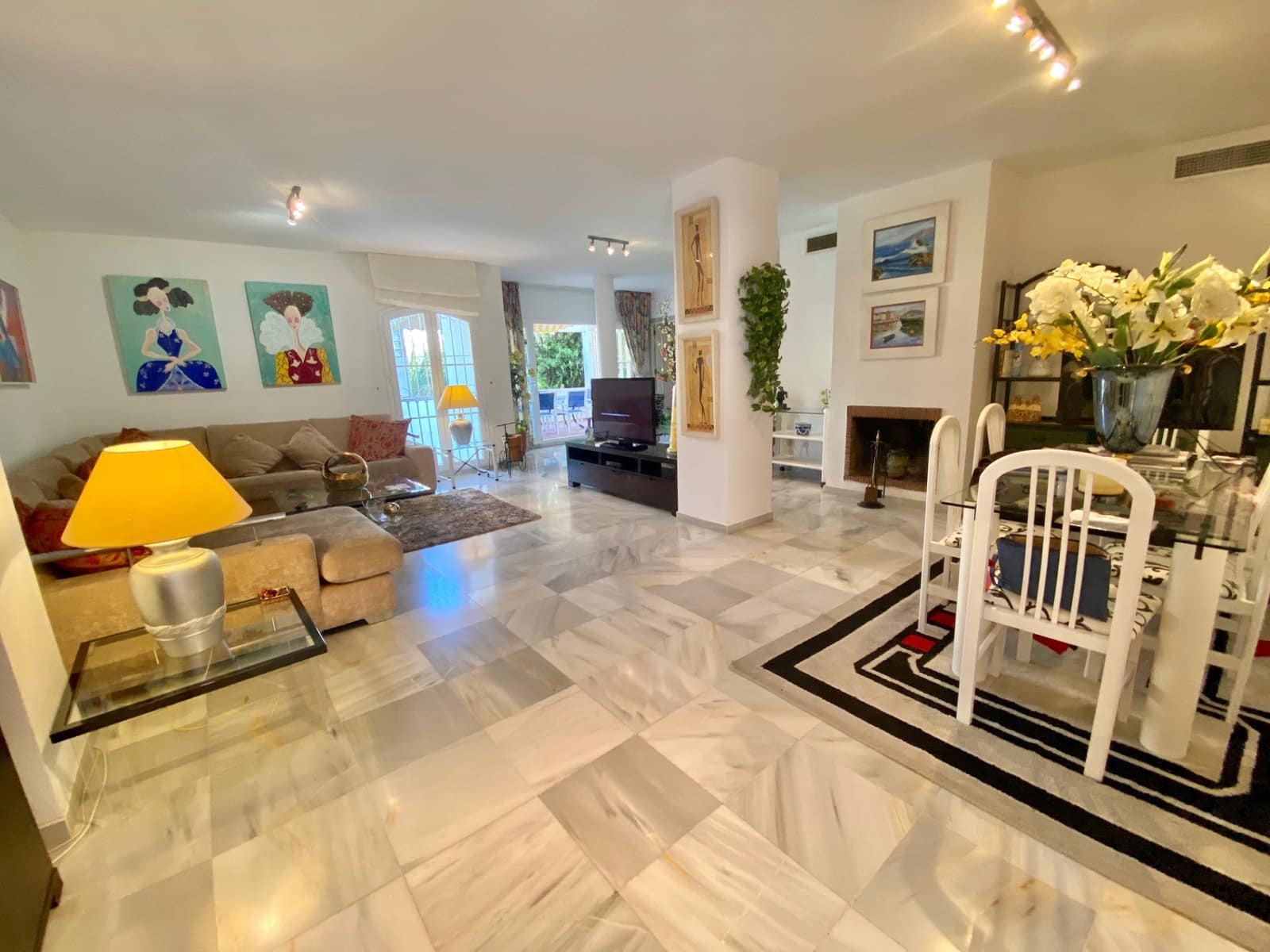 5 bedroom Apartment for sale in Marbella with pool garage - € 740,000 (Ref: 9308835)