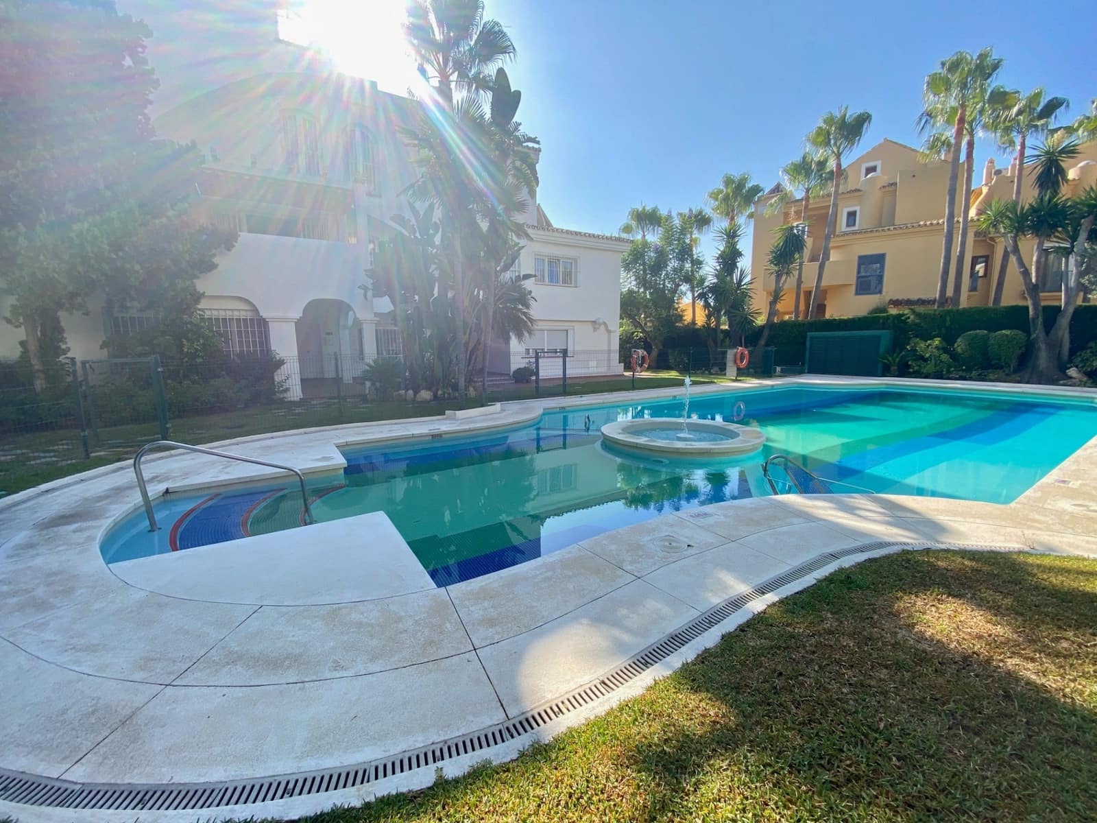 5 bedroom Apartment for sale in Marbella with pool garage - € 740,000 (Ref: 9308835)