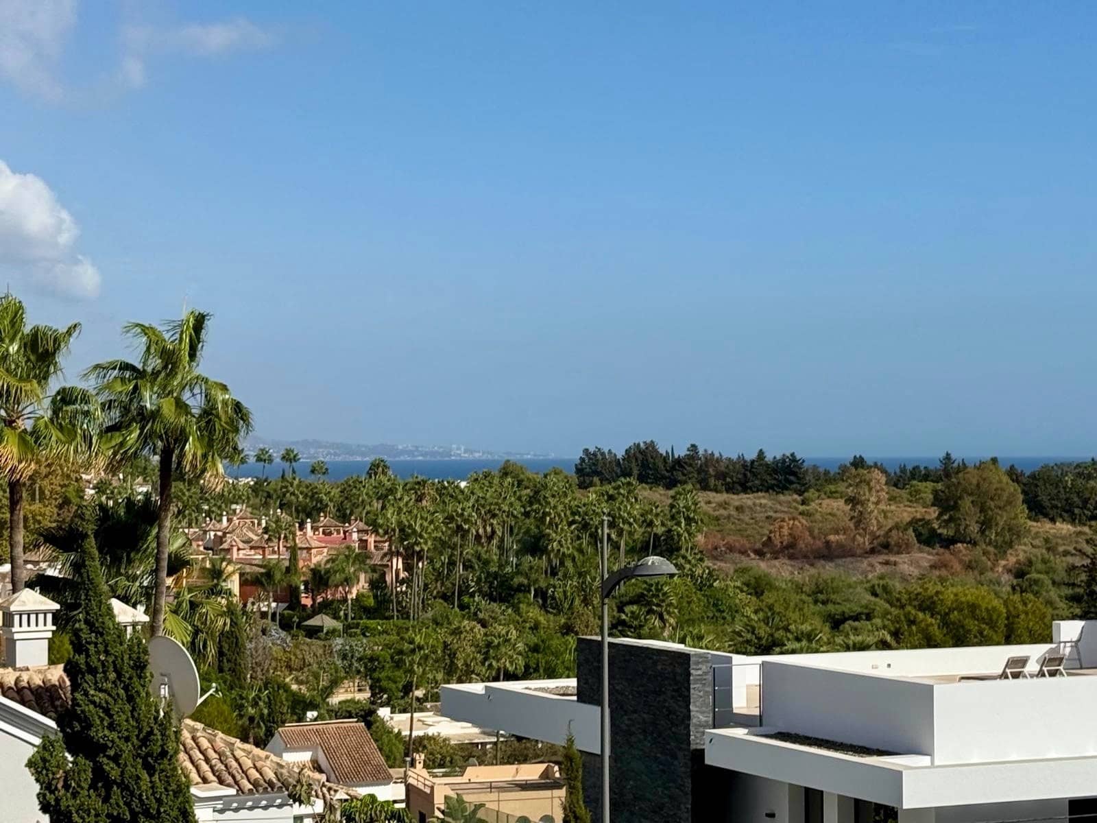 2 soverom Leilighet til salgs i Marbella med svømmebasseng garasje - € 400 000 (Ref: 9312219)