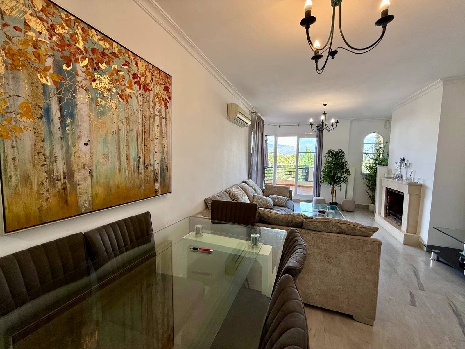 2 soverom Leilighet til salgs i Marbella med svømmebasseng garasje - € 400 000 (Ref: 9312219)