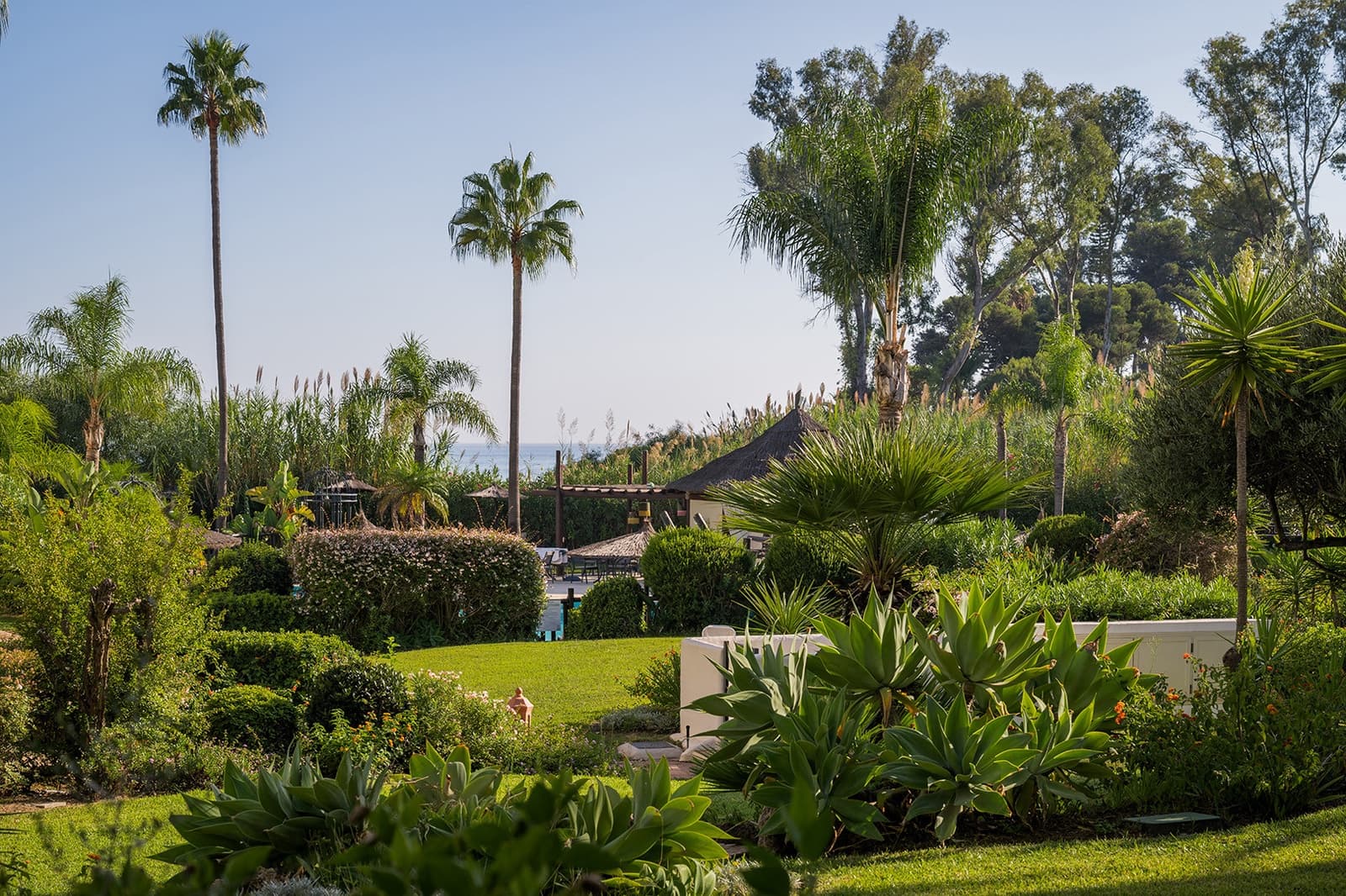 3 bedroom Apartment for sale in Estepona with pool garage - € 1,995,000 (Ref: 9312220)