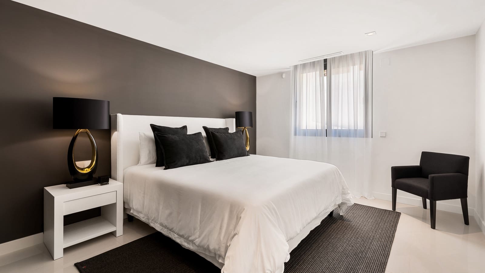 6 bedroom Villa for sale in Marbella with pool garage - € 5,995,000 (Ref: 9334285)