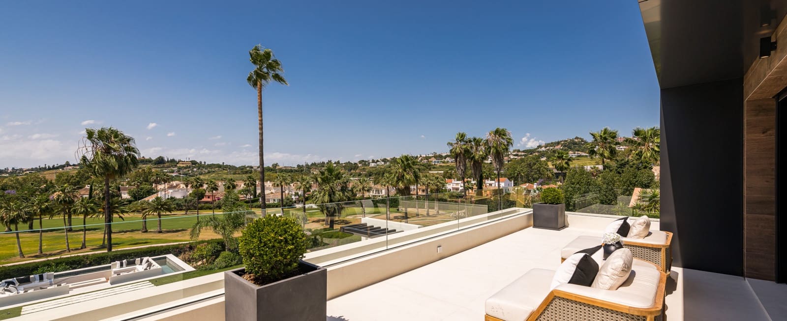 6 bedroom Villa for sale in Marbella with pool garage - € 5,995,000 (Ref: 9334285)
