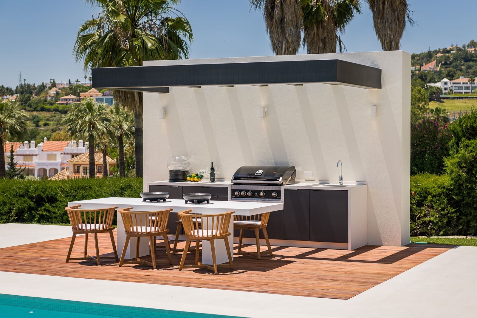 6 bedroom Villa for sale in Marbella with pool garage - € 5,995,000 (Ref: 9334285)