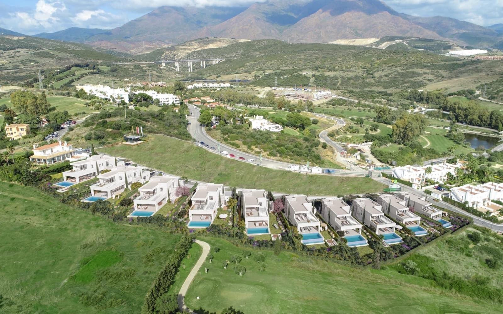 3 makuuhuone Huvila myytävänä paikassa Estepona mukana uima-altaan 
autotalli - 1 550 000 € (Ref: 9337388)