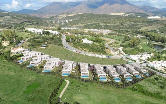 3 quarto Moradia para venda em Estepona Golf, Estepona com piscina garagem - 1 550 000 € (Ref: 9337388)