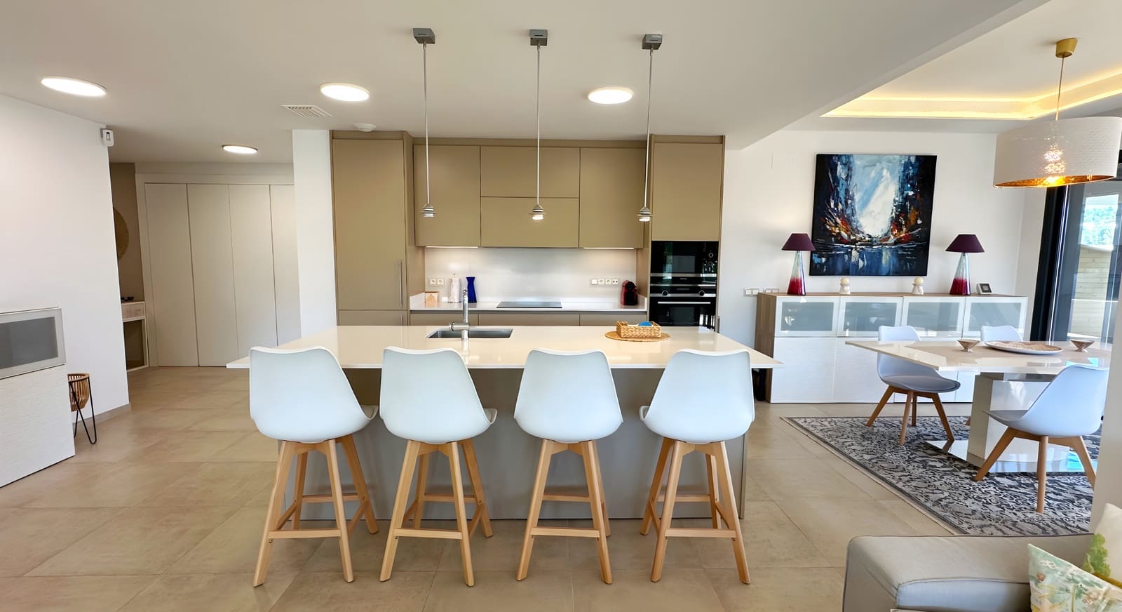 3 Zimmer Apartment zu verkaufen in Estepona mit Pool - 750.000 € (Ref: 9346606)