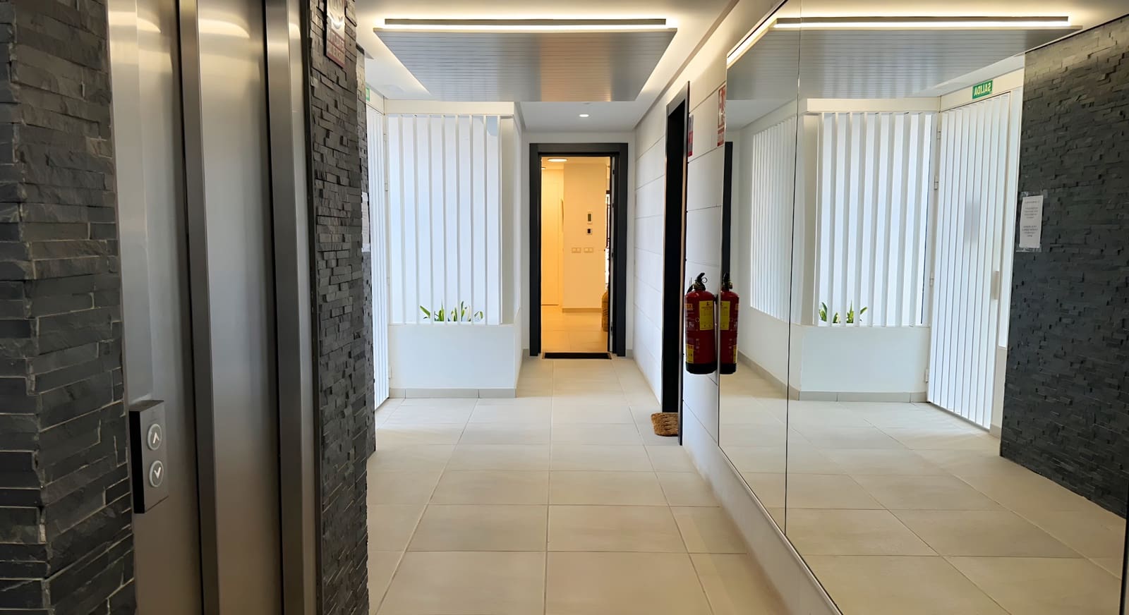 3 Zimmer Apartment zu verkaufen in Estepona mit Pool - 750.000 € (Ref: 9346606)