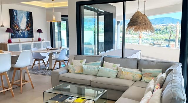 3 Zimmer Apartment zu verkaufen in Estepona mit Pool - 750.000 € (Ref: 9346606)