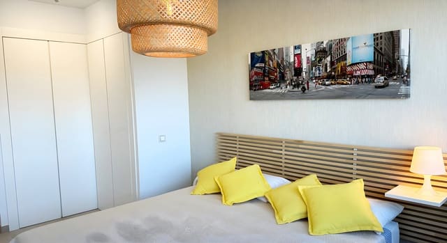 3 Zimmer Apartment zu verkaufen in Estepona mit Pool - 750.000 € (Ref: 9346606)