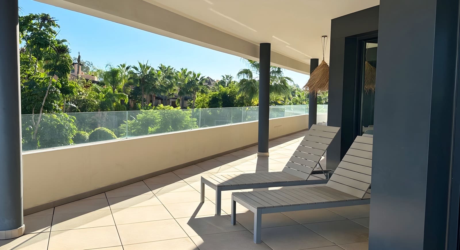 3 Zimmer Apartment zu verkaufen in Estepona mit Pool - 750.000 € (Ref: 9346606)