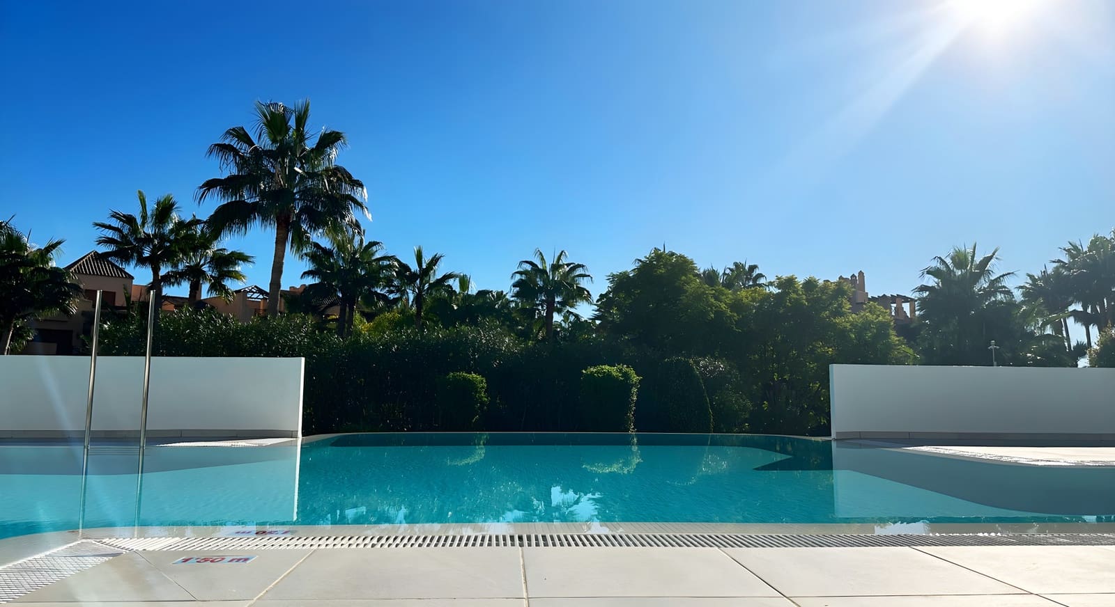 3 Zimmer Apartment zu verkaufen in Estepona mit Pool - 750.000 € (Ref: 9346606)